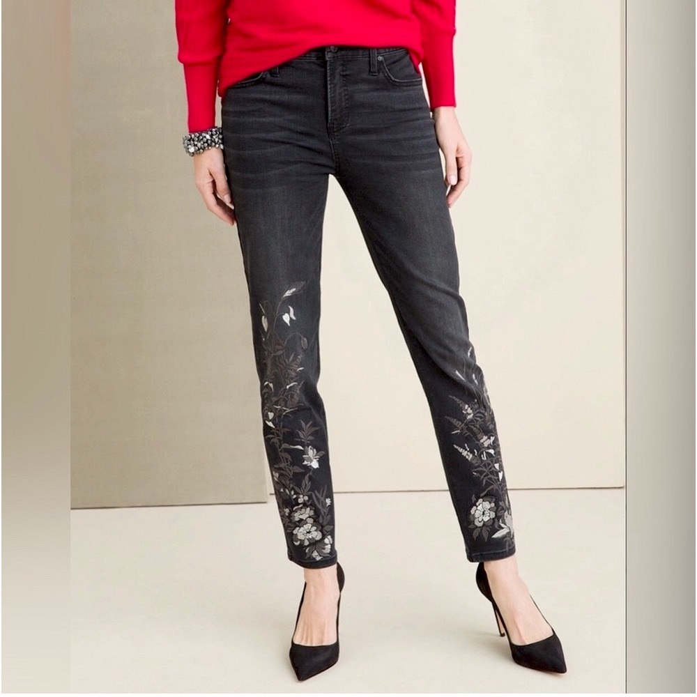 Chico’s So Slimming Appliqué Girlfriend Slim Leg